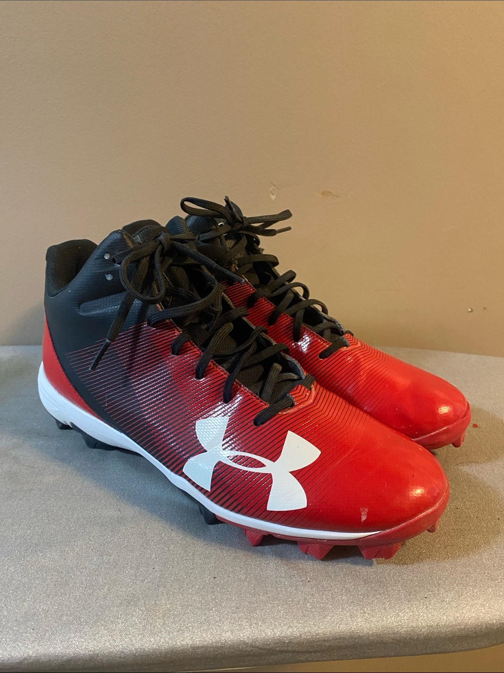 Under Armour Cleats size 10